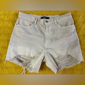 Hudson distressed cream denim jean shorts size 31.